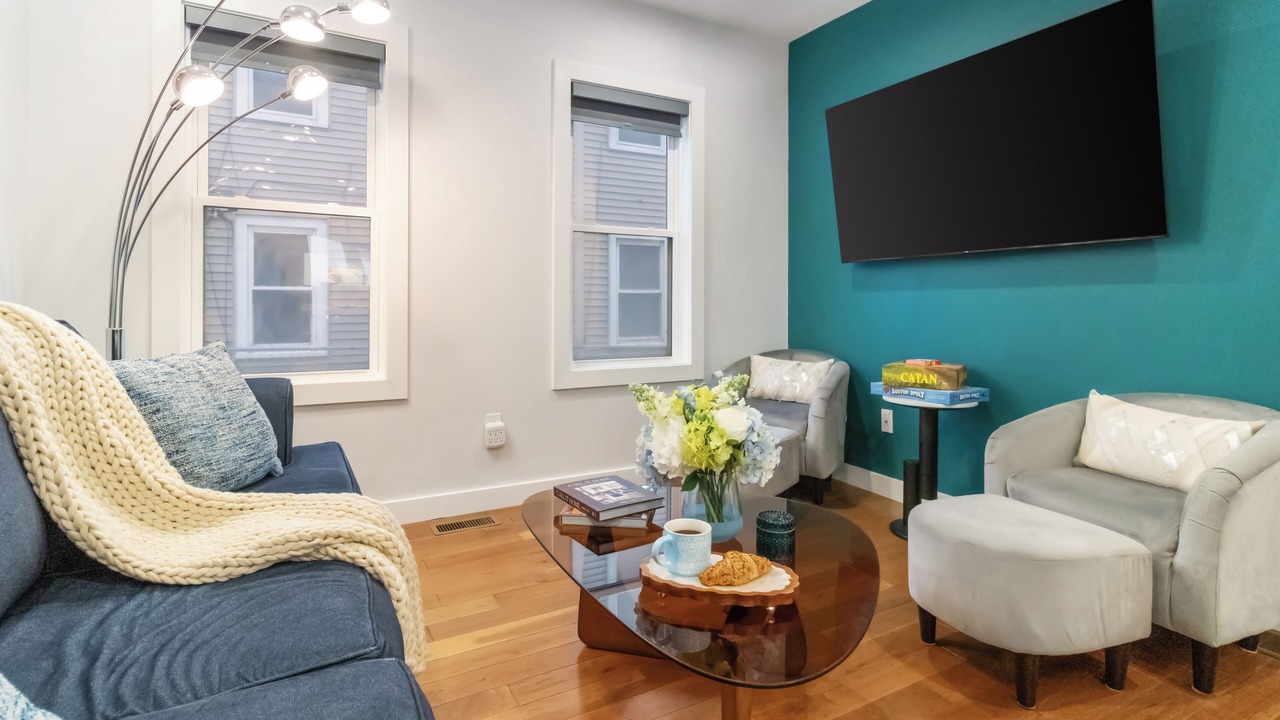 Photo of Livingroom in East Somerville