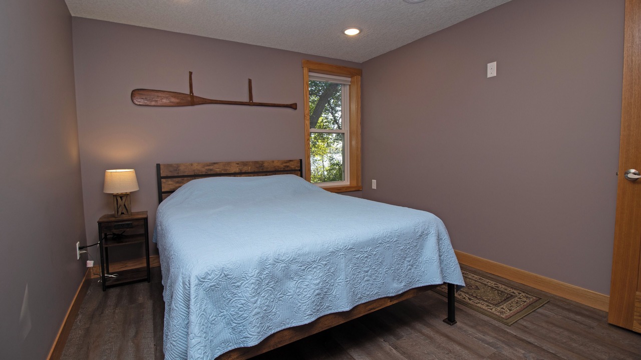 Photo of Bedroom in Maple Lake