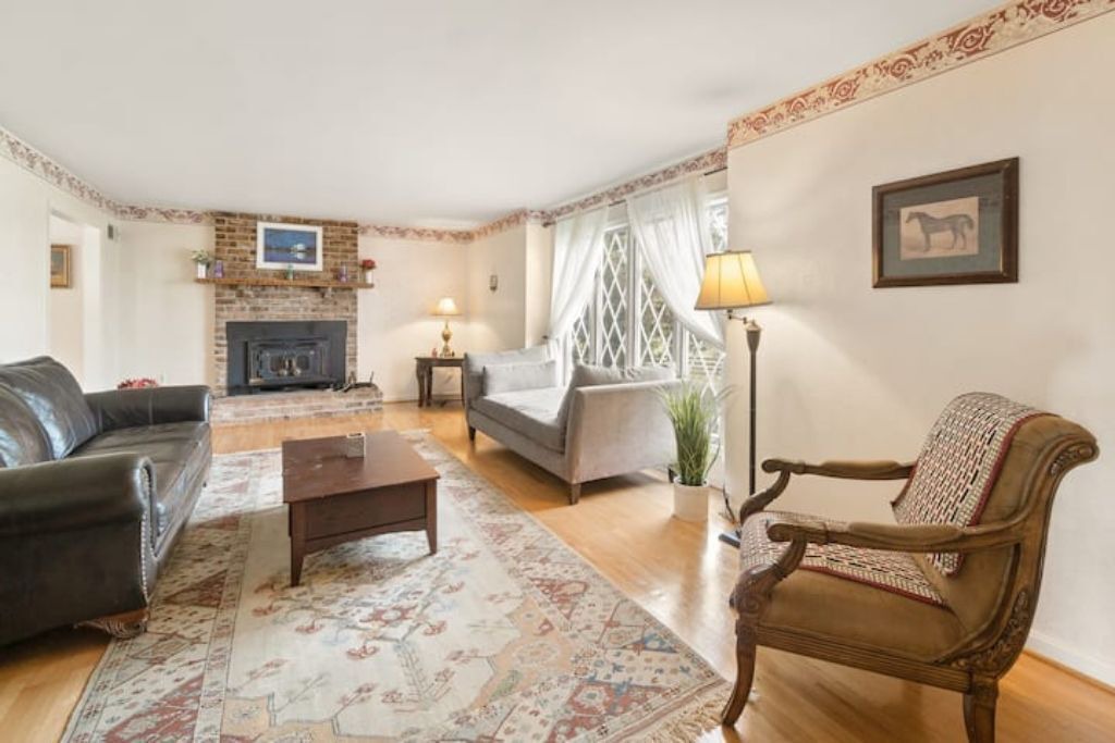 Photo of Livingroom in Linganore-Bartonsville