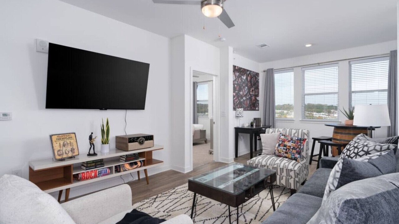 Photo of Livingroom in Pelham