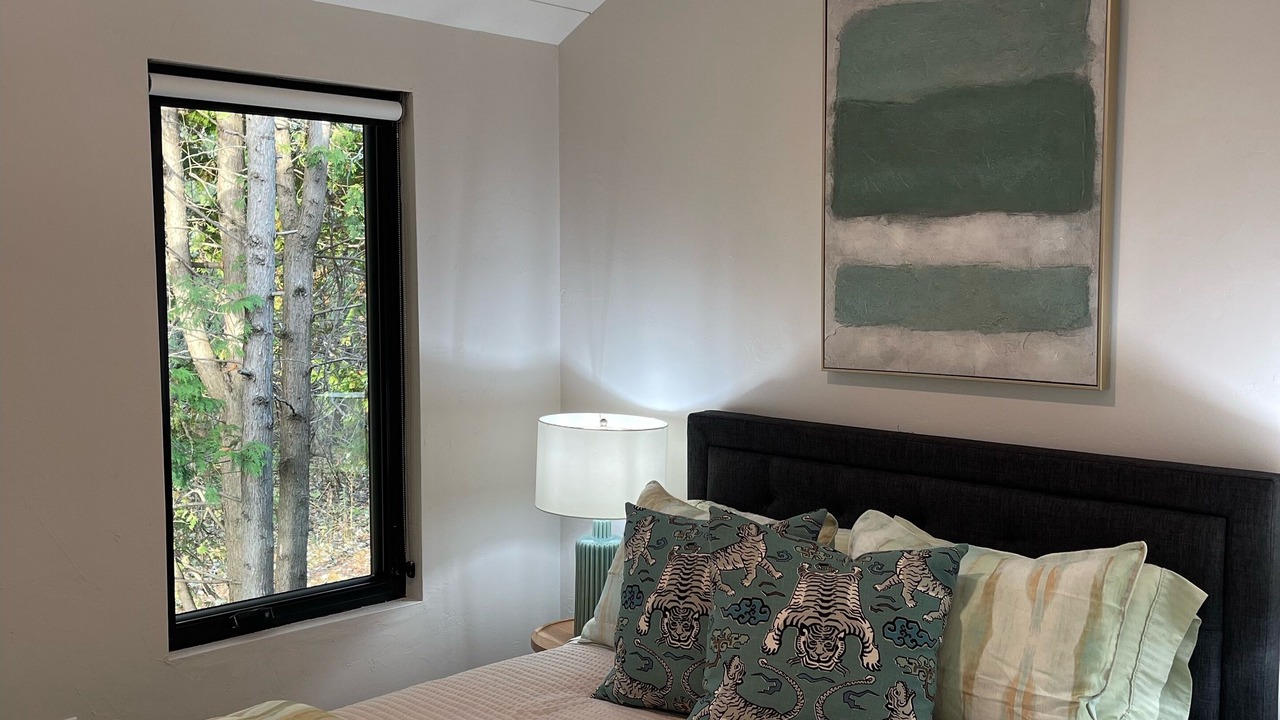 Photo of Bedroom in Black Wolf