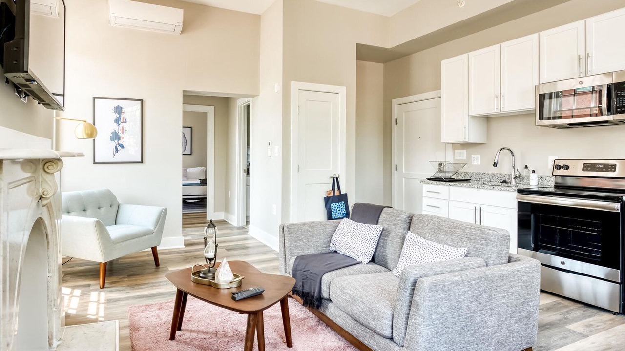 Photo of Livingroom in Jefferson Manor