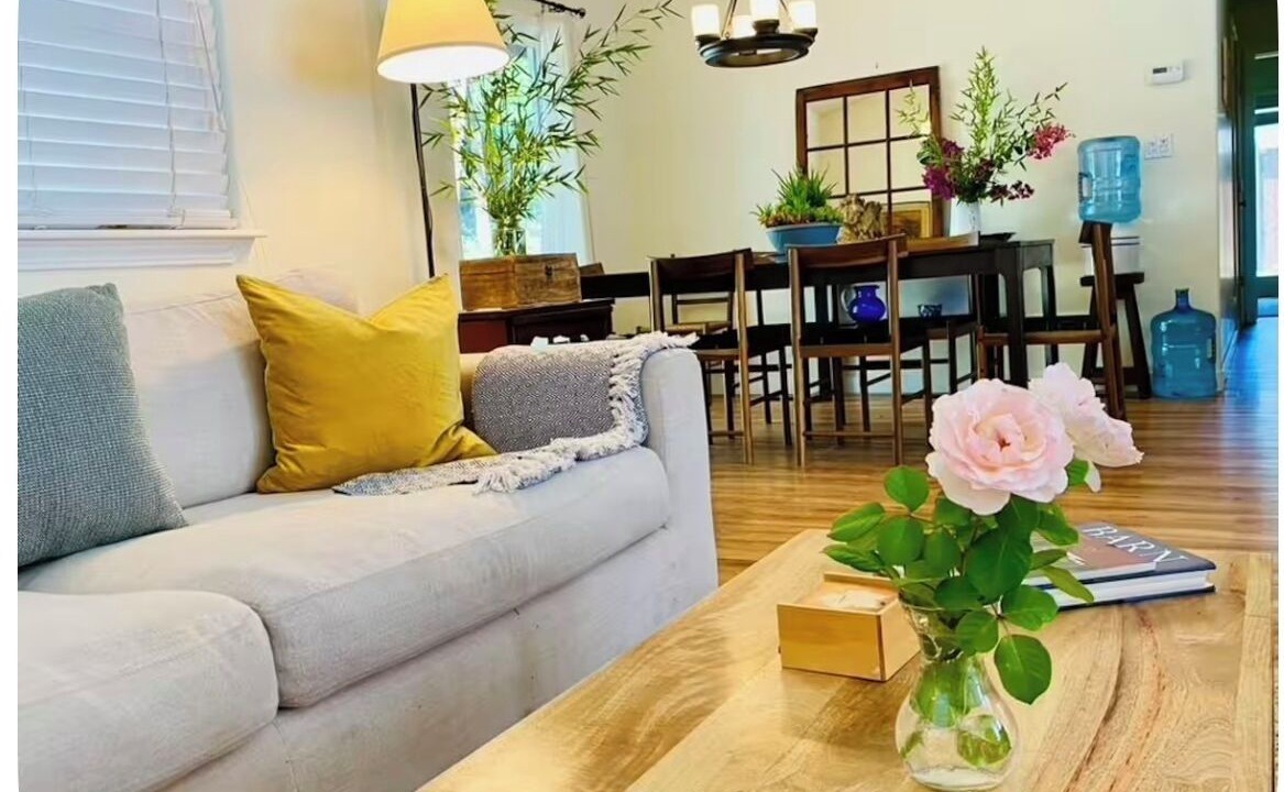 Photo of Livingroom in Walnut Grove