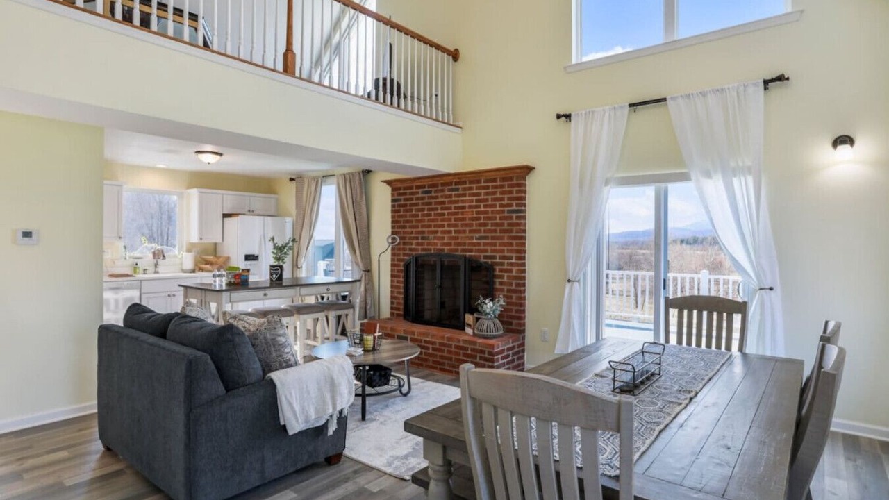 Photo of Livingroom in Sperryville