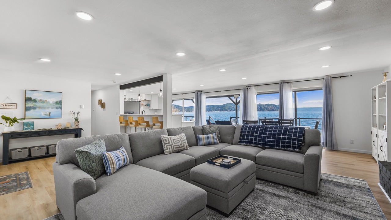Photo of Livingroom in Shelton