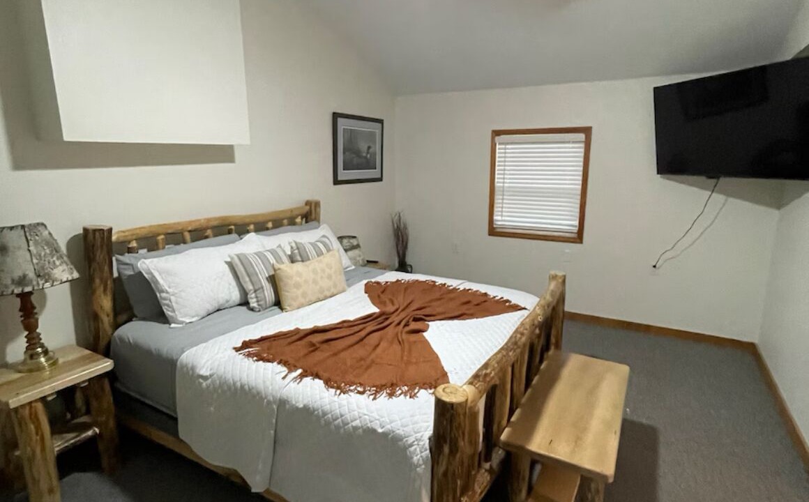 Photo of Bedroom in Jim Falls