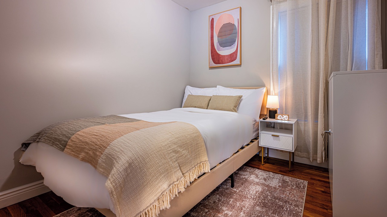 Photo of Bedroom in Elmont