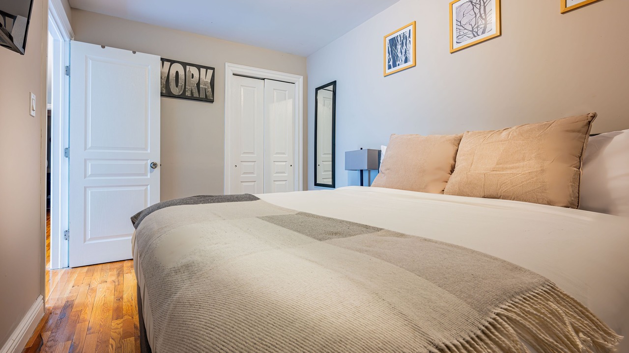 Photo of Bedroom in Elmont