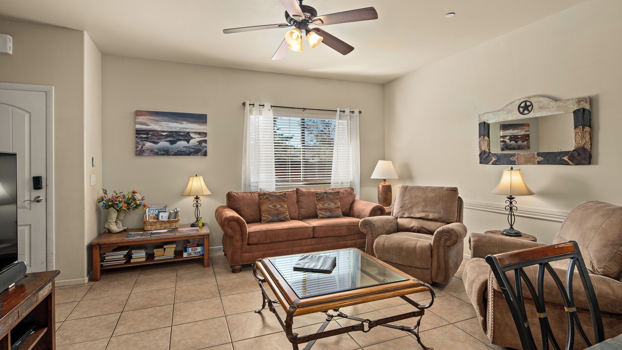Photo of Livingroom in Oak Creek