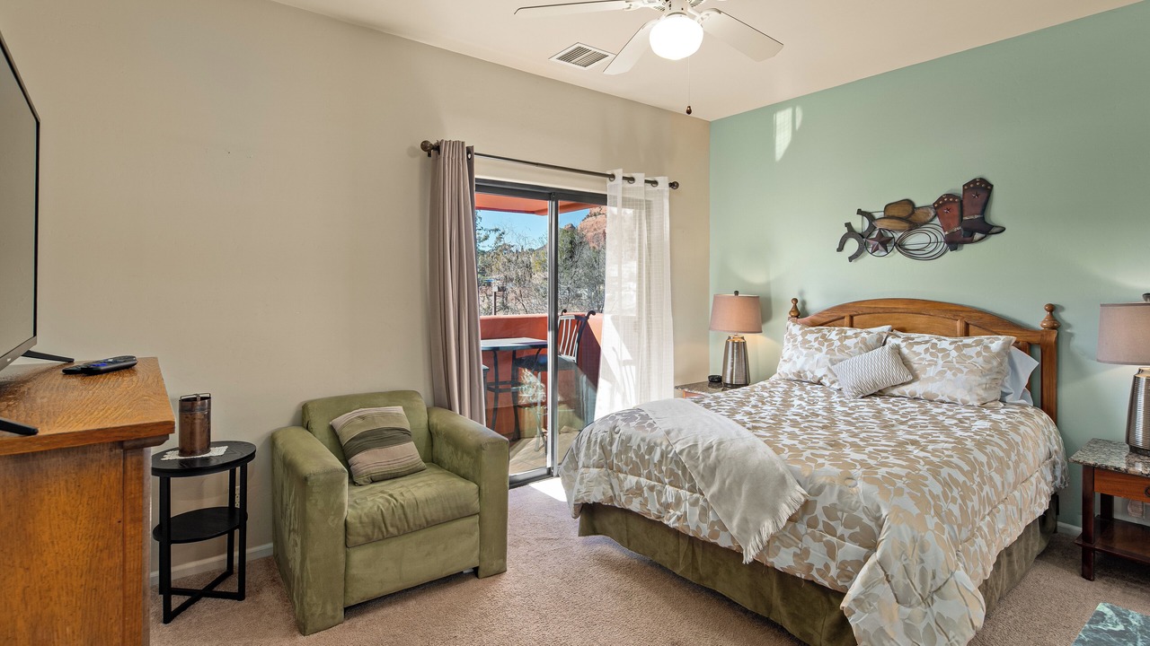 Photo of Bedroom in Oak Creek