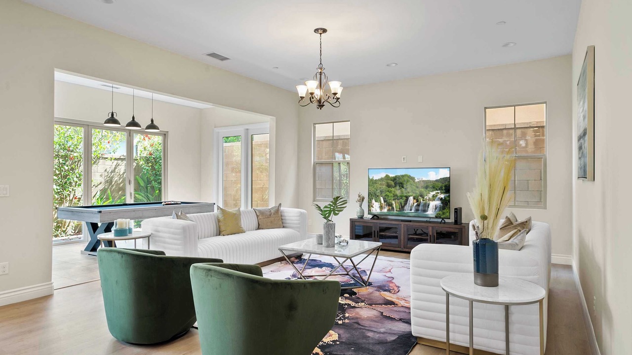 Photo of Livingroom in Orchard Hills