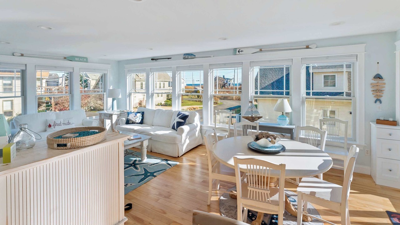 Photo of Livingroom in York Harbor