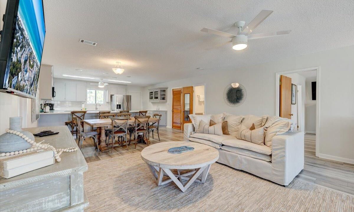 Photo of Livingroom in Gulf Trace