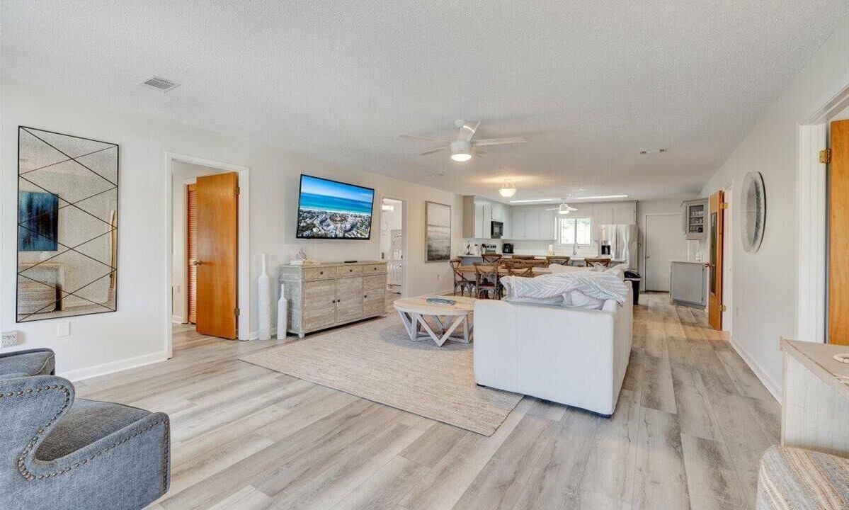 Photo of Livingroom in Gulf Trace