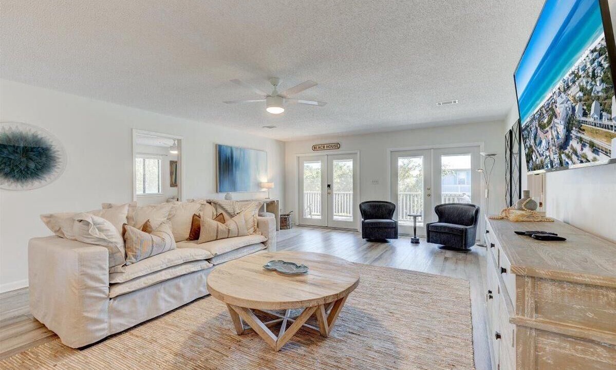 Photo of Livingroom in Gulf Trace
