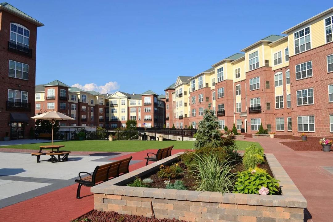 Photo of Others in West New Haven