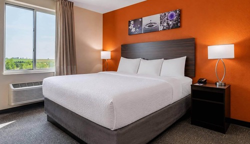 Suite, 1 King Bed with Sofa bed, Non Smoking