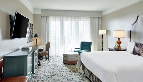 Room, 1 King Bed, Balcony, Resort View (Mobility/Hearing Accessible, Tub)