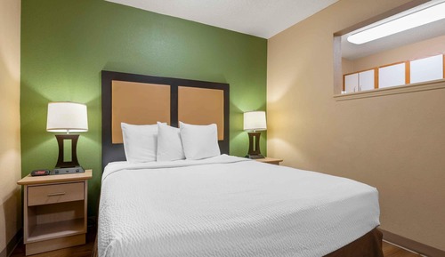 Deluxe Studio, 1 Queen Bed with Sofa bed, Non Smoking