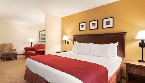 Suite, 1 King Bed, Non Smoking
