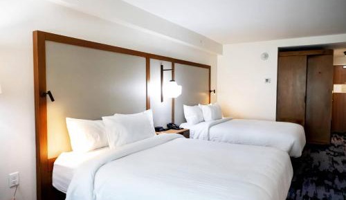 Queen Room with Two Queen Beds - Hearing Accessible