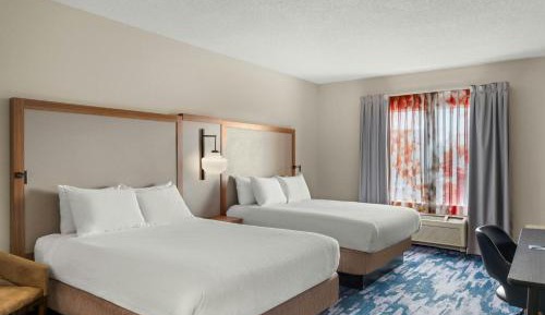 Queen Room with Two Queen Beds and Bathtub - Mobility Access/Hearing Accessible