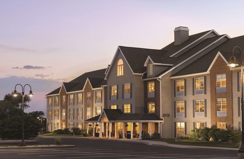 Monona Hotel | Country Inn & Suites by Radisson, Madison, WI