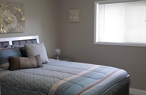 Park Forest House | Quite 3 bdrm 1bath Twn Hm South Suburbs of Chicago. No parties. ID Check
