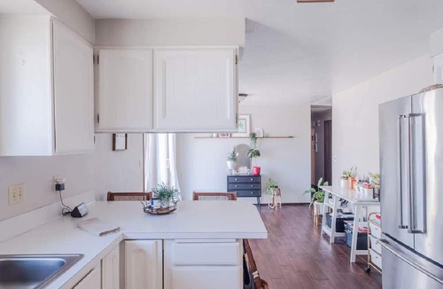 Lebanon House | Cute, clean room,shared space and a huge yard,1mi to hospital and m.college