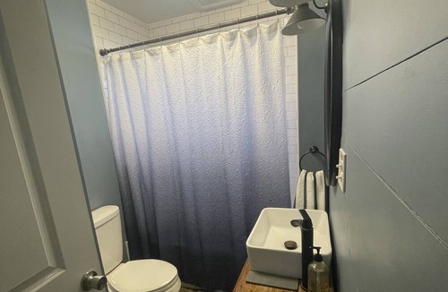 Huntington House | ~Cozy 3-Bedroom Bungalow~Near Ritter Park, Downtown, and Marshall University