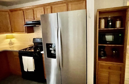 Springdale House | Wesley - Pool Home & Pet Friendly